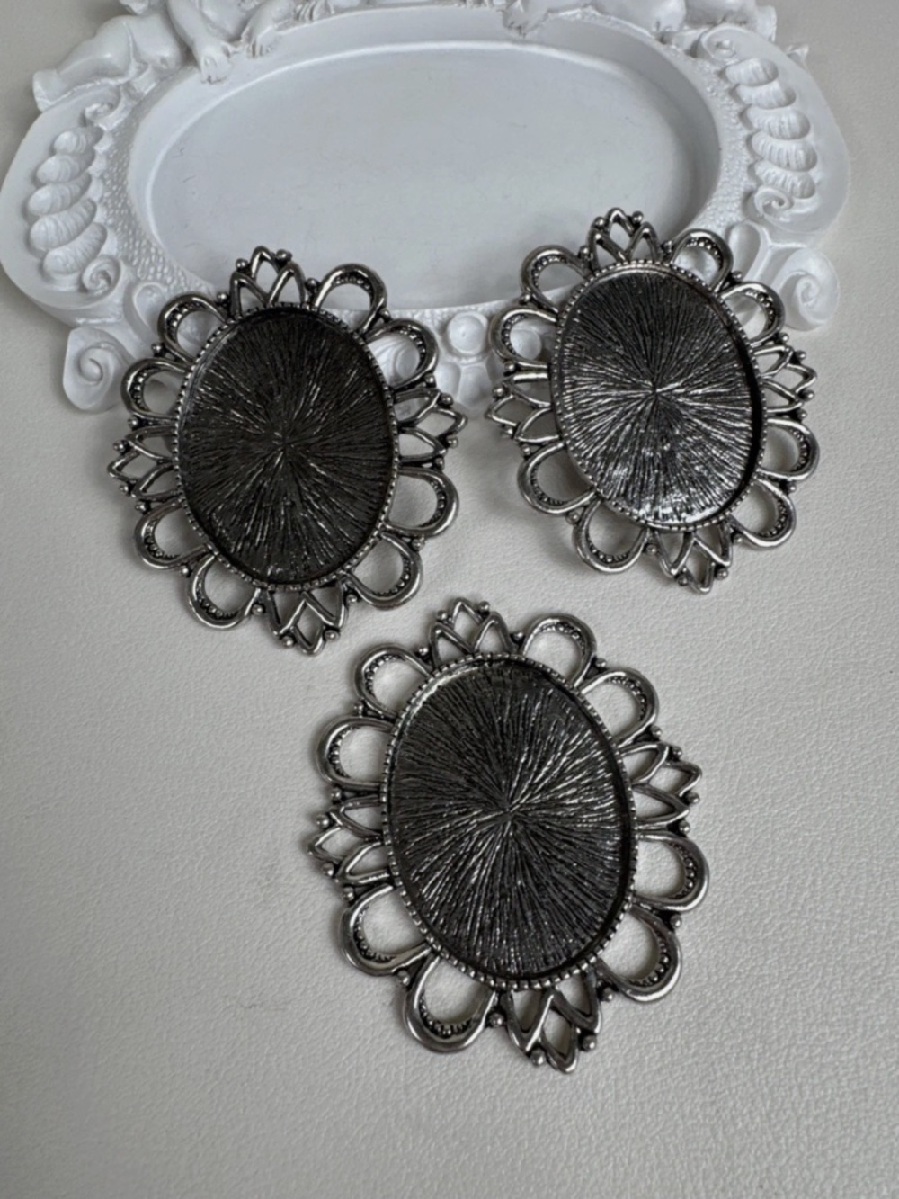 3 Pcs Silver Vintage Pendant Blank For 30x40mm Cabochon Jewelry Making